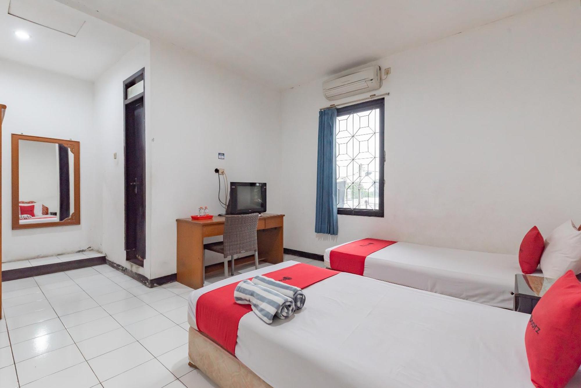 Reddoorz Near Taman Kota Lapang Merdeka Sukabumi Exterior photo